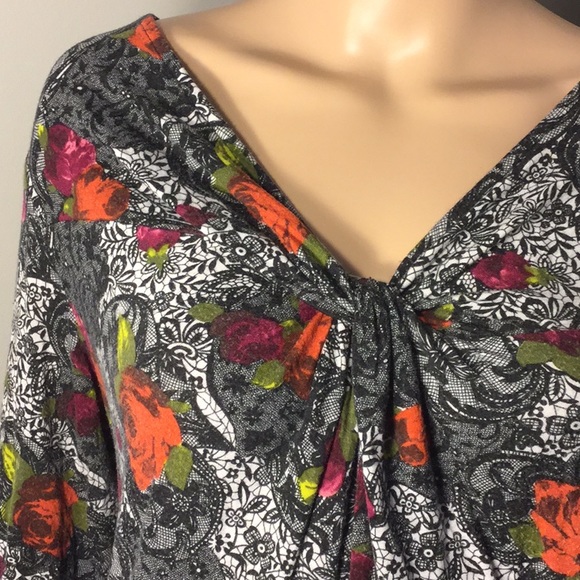 FEVER MULTICOLOR STRETCHY FLORAL TOP/TUNIC - Picture 2 of 8